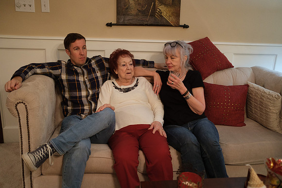 2021_MawMaw_TreeTrim-021