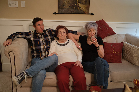 2021_MawMaw_TreeTrim-022
